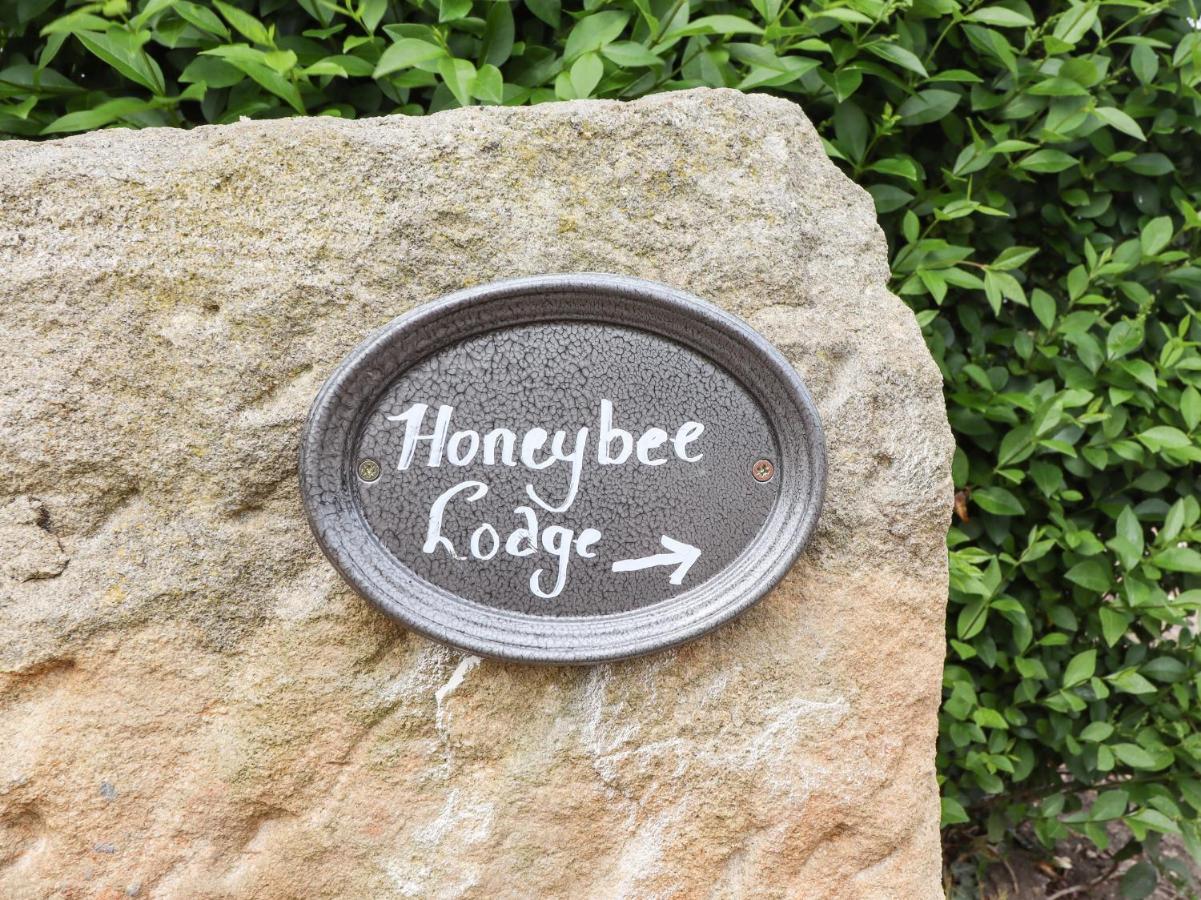 Honeybee Lodge 伍德哈尔温泉水疗 外观 照片